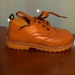 Brown Oxford shoes unisex